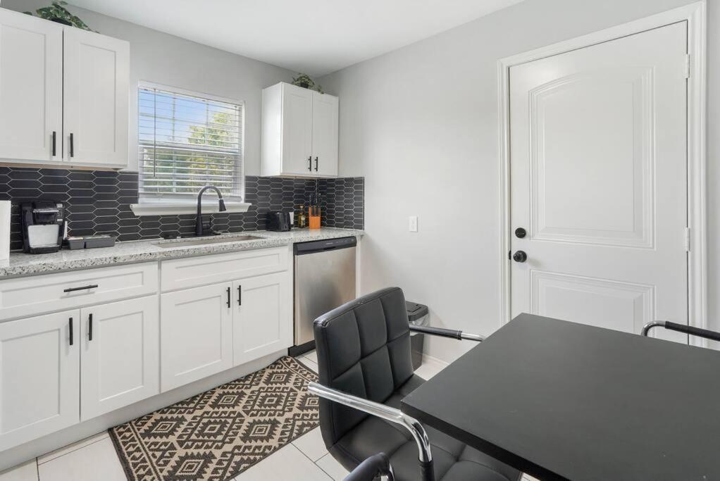 Cozy Two Bedroom Home Minutes From Downtown! 休斯敦 外观 照片