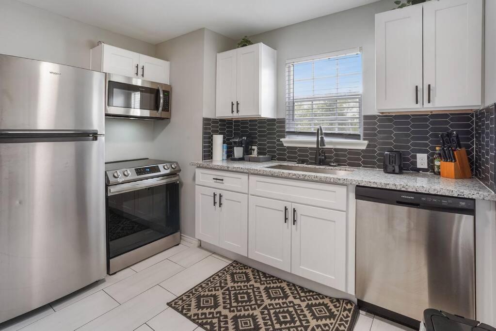 Cozy Two Bedroom Home Minutes From Downtown! 休斯敦 外观 照片