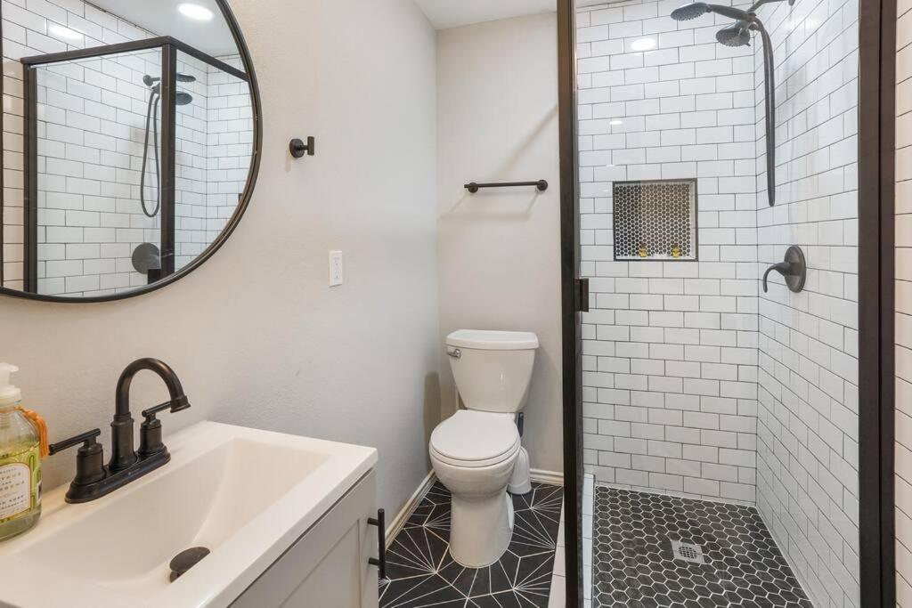 Cozy Two Bedroom Home Minutes From Downtown! 休斯敦 外观 照片